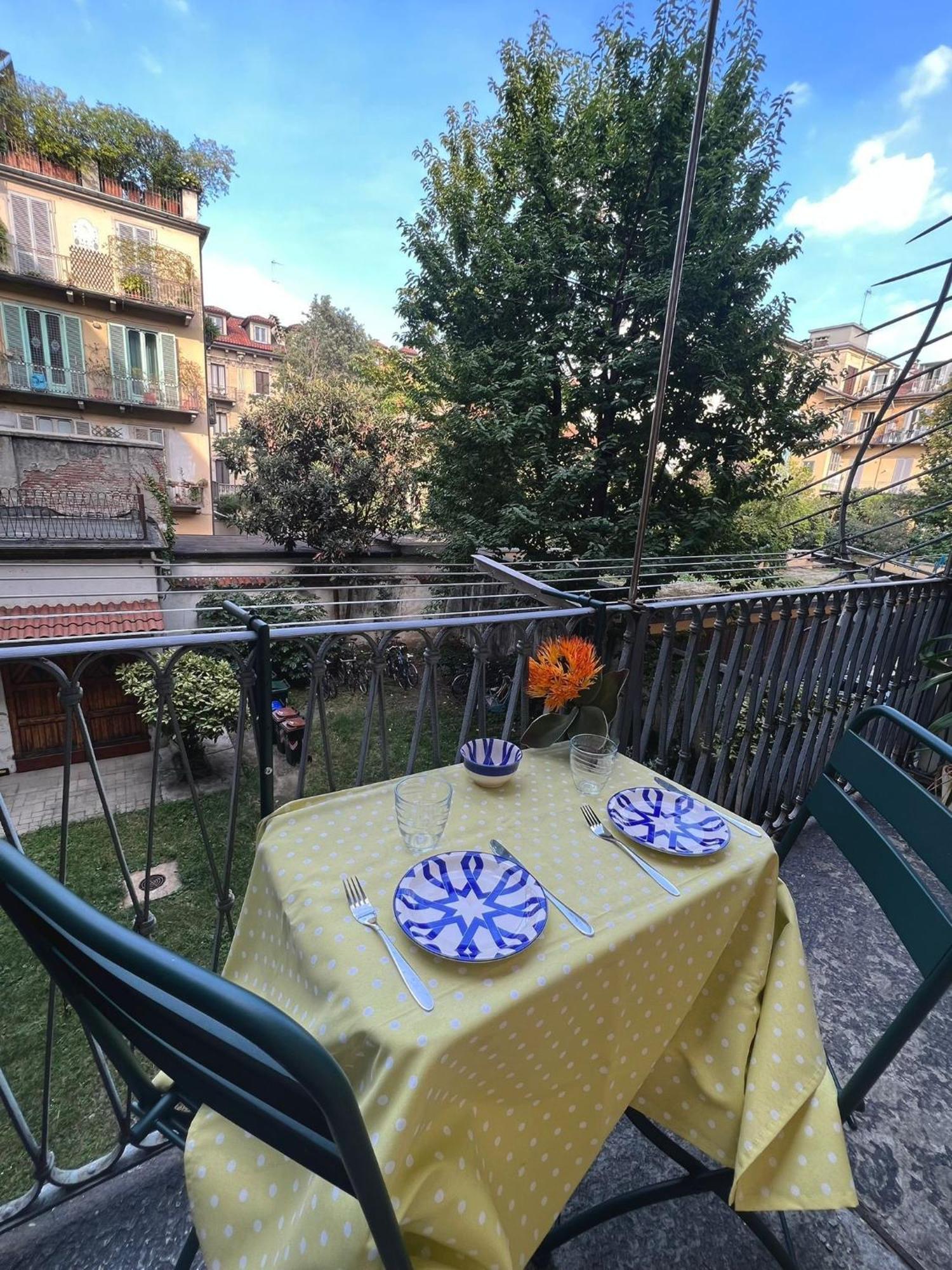 Appartamento Su Cortile Magico Turín Exterior foto